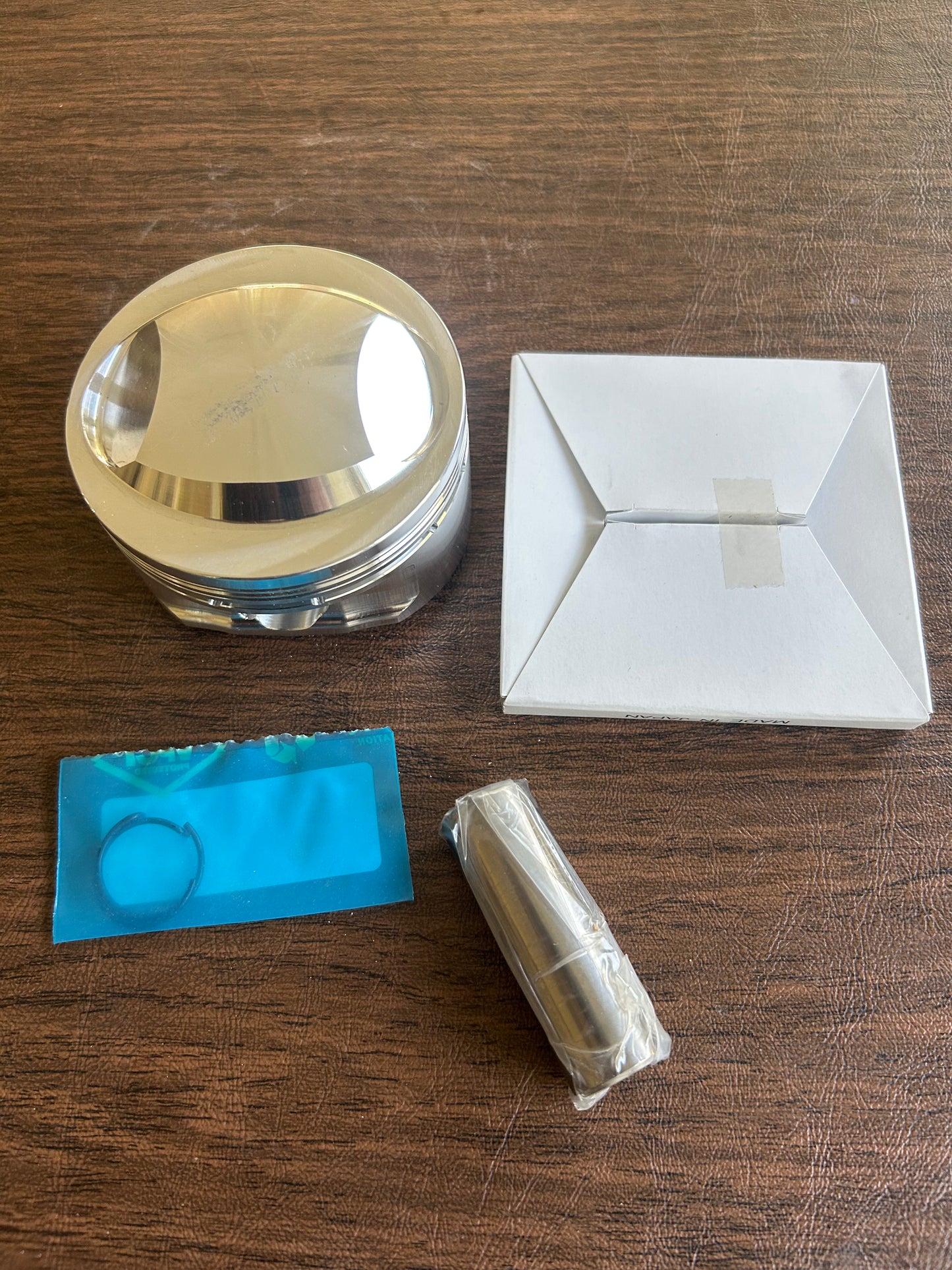 E7 Piston